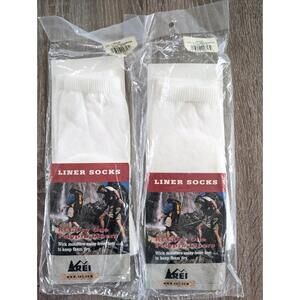 NWT Dry One Polypro Liners White Socks Size Medium 2 Pairs